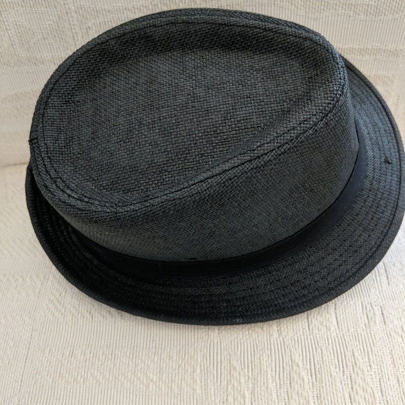 Fedora - Picture 3 of 4